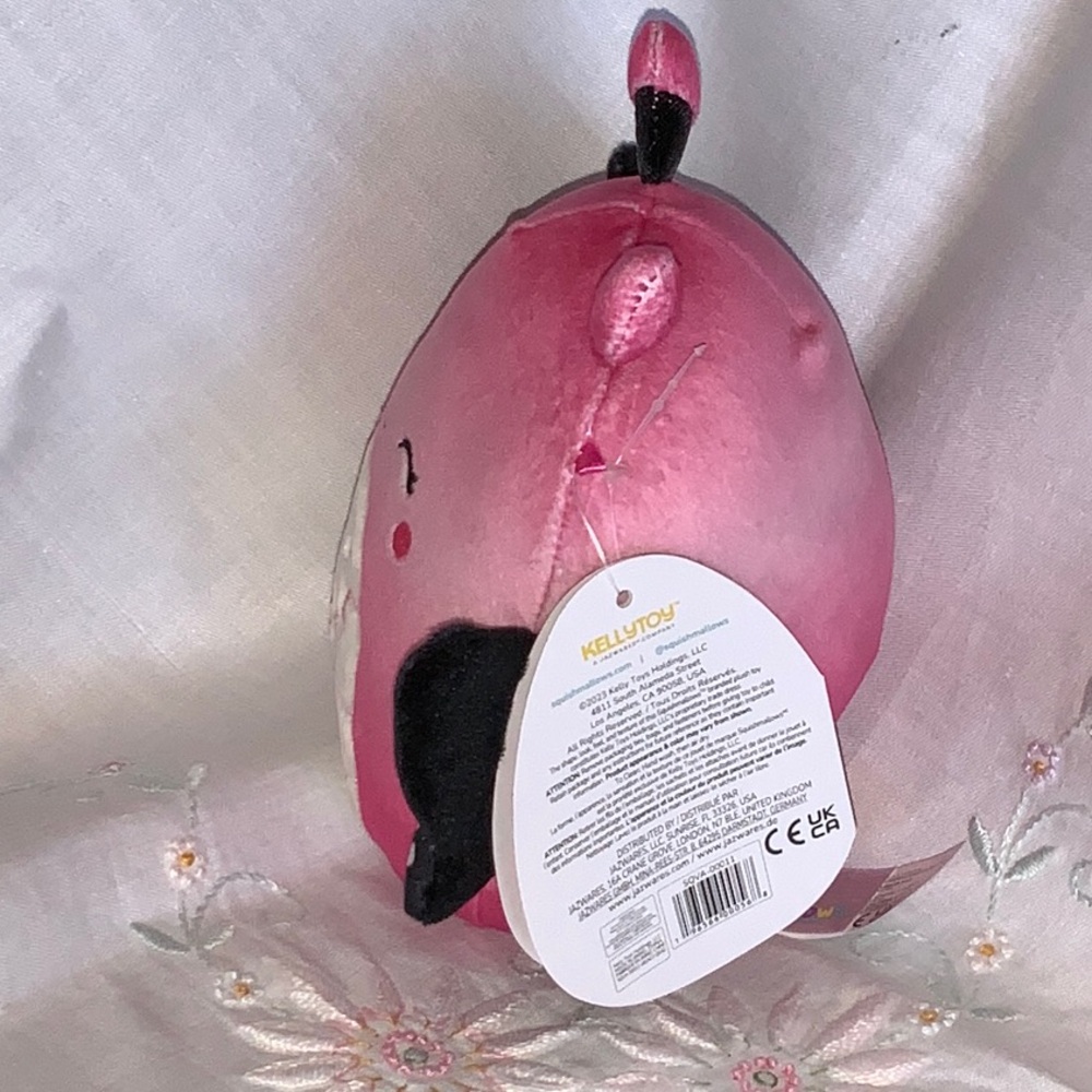 Squishmallows 5 Inch Arona Butterfly Valentines Day Hearts Pink and Black NWT - Picture 5 of 9